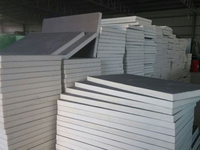 硬泡聚氨酯復(fù)合板定制有什么優(yōu)點？